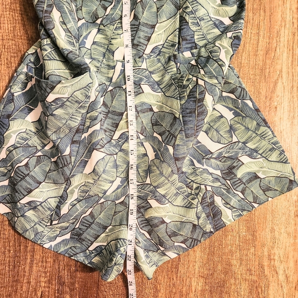 H&M Strapless Tropical Banana Leaf Romper (WITH POCKETS!) - Picture 7 of 8